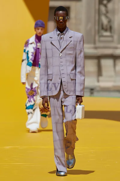 Look 7